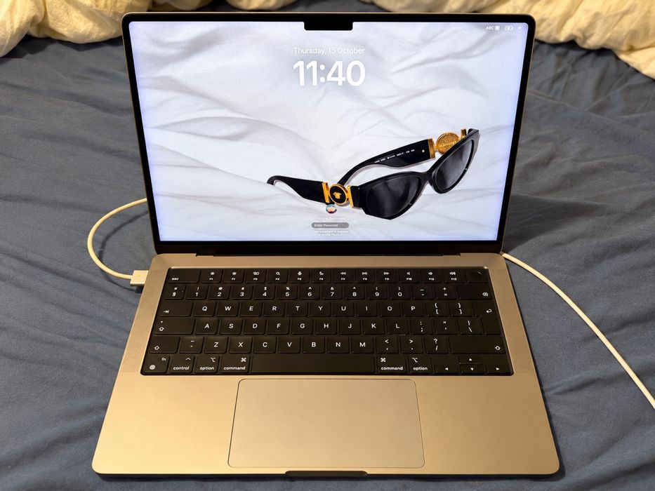 Apple MacBook Pro 14″ M1 Pro (2021) | 16GB RAM | 512GB SSD | Отличен