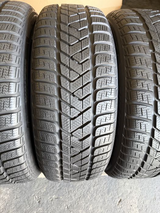 4 anvelope iarna 215/55/18 Pirelli DOT 4022 app noi!