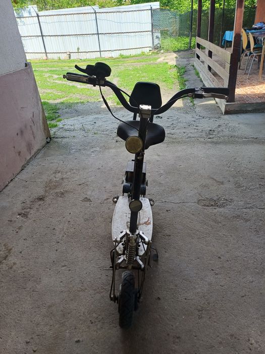 Trotineta electrică ca nouă