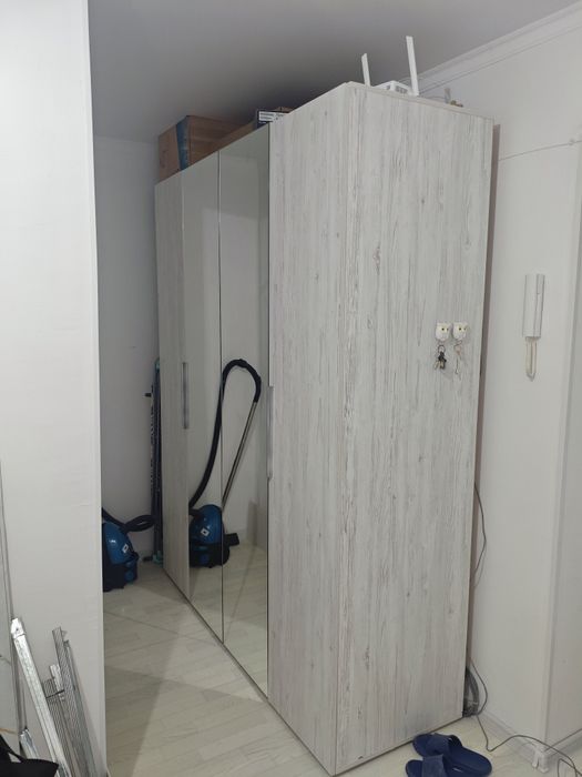 Срочно продается шкаф