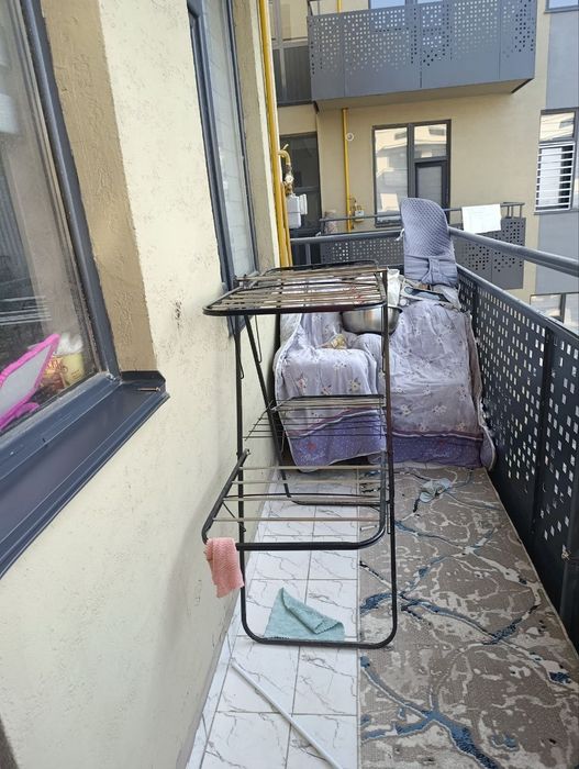 Srochna Navoiy kuchadan tinchlik domlaridan kvartira sotiladi.