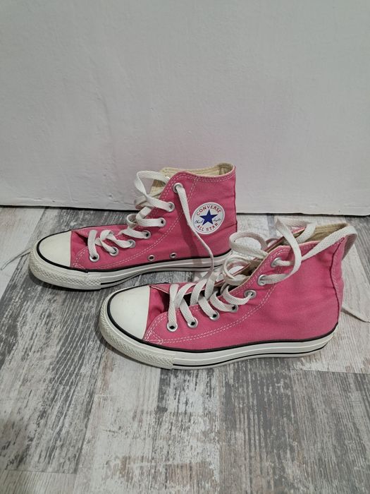 Converse hot pink