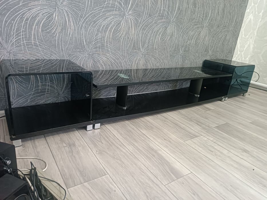 Продам под телевизор горк