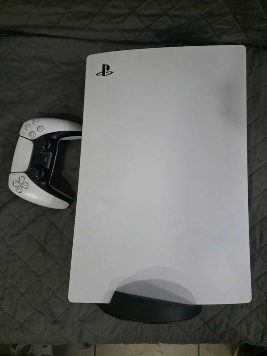 ***Перфектен*** Sony PlayStation 5 Disc Edition