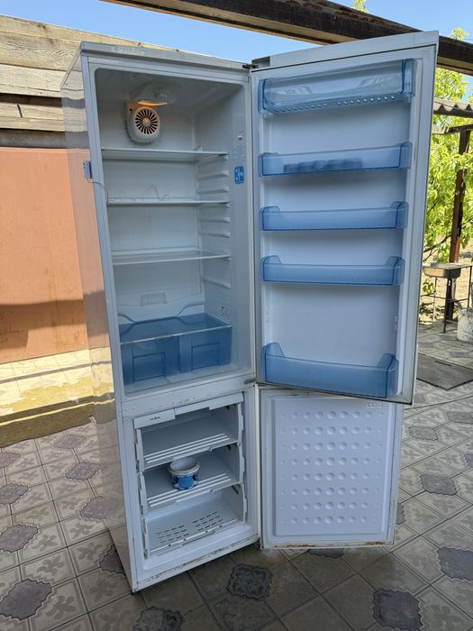 Холодильник продается