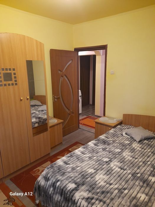 Proprietar închiriez apartament 4 camere in Drumul Taberei