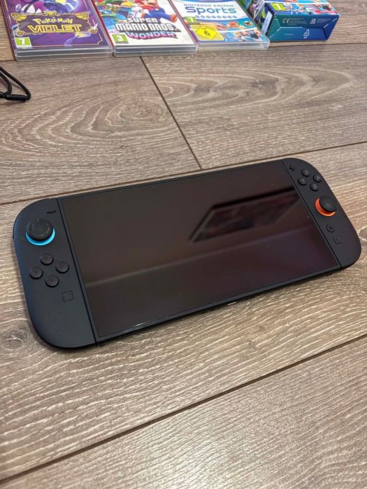 Nintendo Switch 2 Пълен комплект + 5 игри