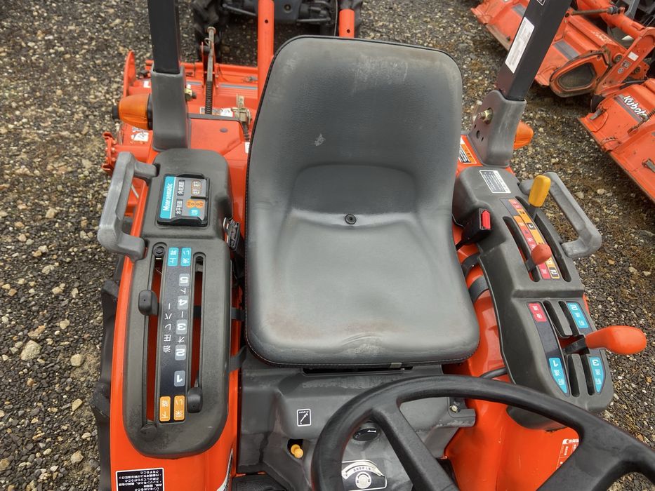 Tractor japonez Kubota GB15, 4x4, 15cp + freza