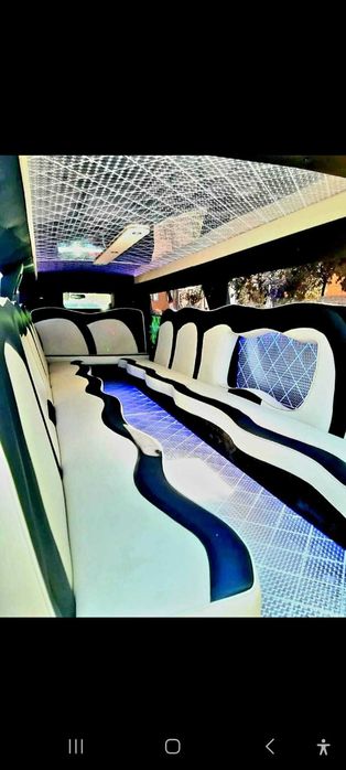 Limuzina de inchiriat Hummer H2 Inchiriez Limuzina Hummer H2