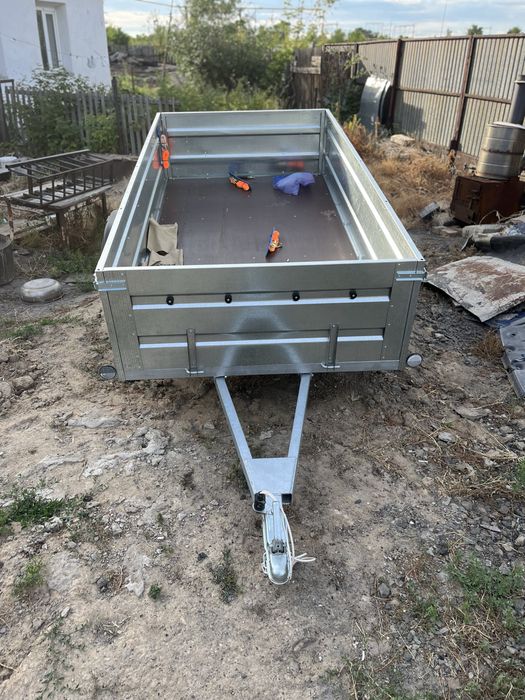 Продам прицеп новый