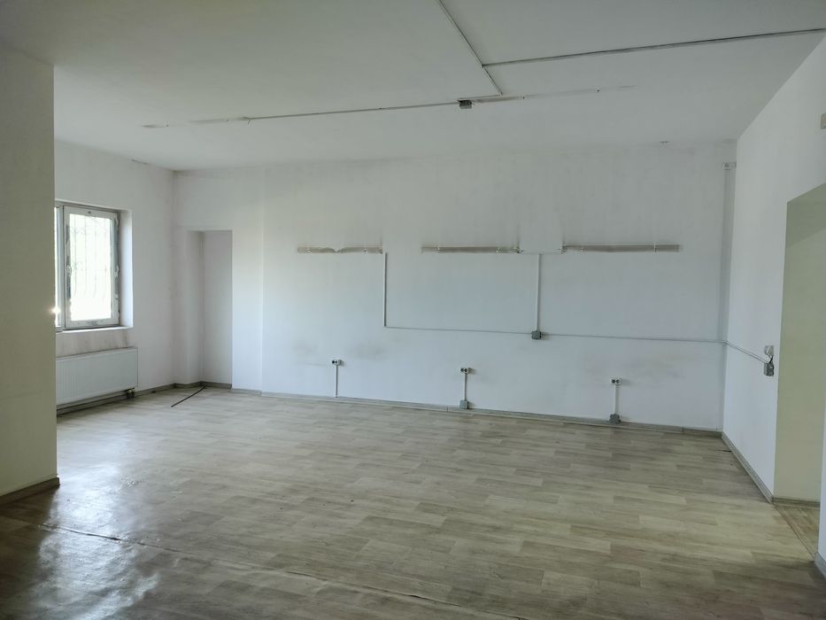 Сдаётся коммерческое помещение.