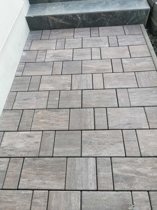 Montaj Pavaje și spații verzi