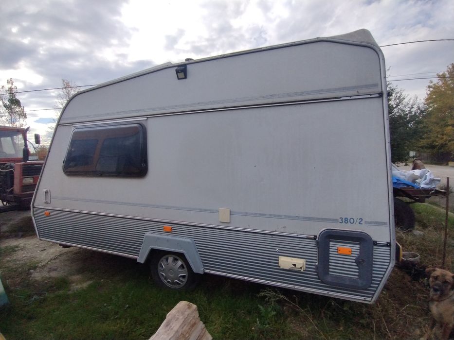 Rulotă camping 3 persoane înscrisă Ro discutabil