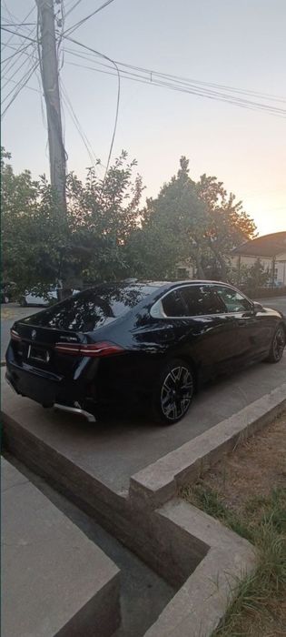BMW i5  40L  2025 йил monitor+ Skyline