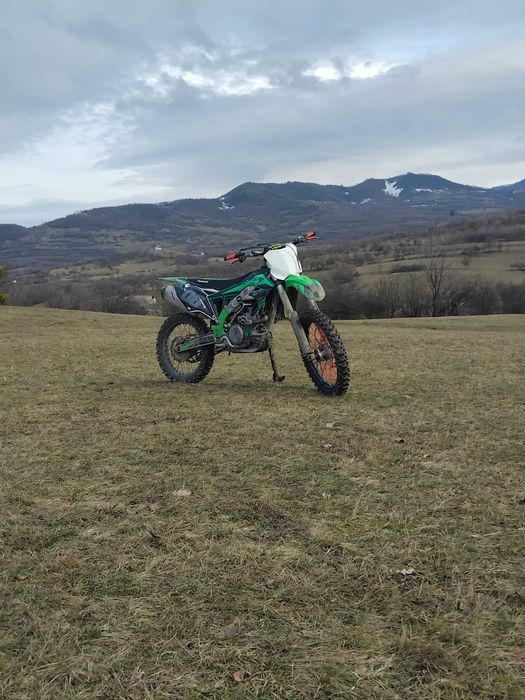 Vând kawasachi 450 2018 in stare perfecta de functionare fără scurgeri