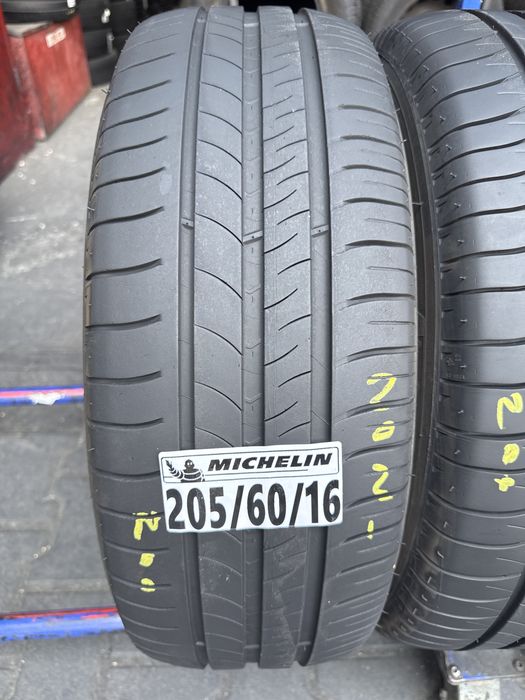 205/60/16 Michelin