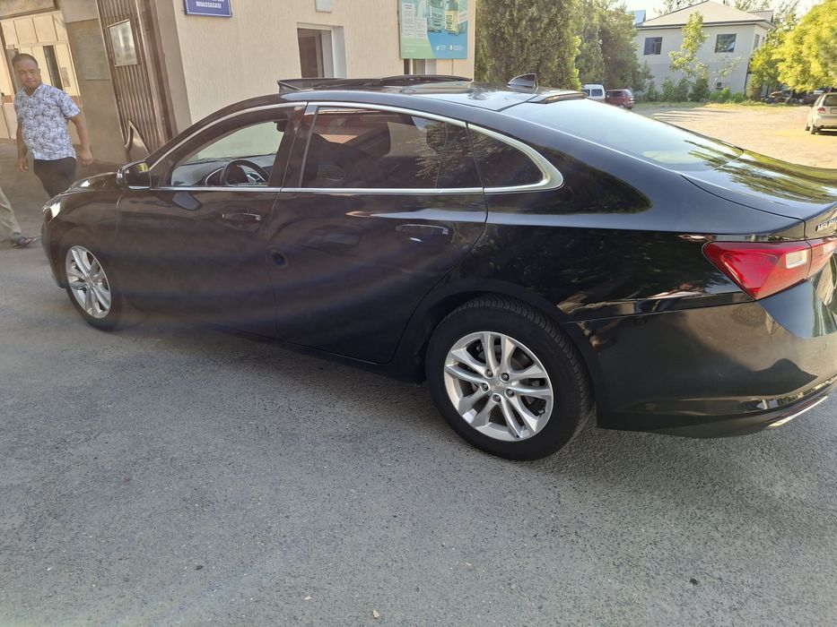 Srochni sotiladi1.5 mator Malibu 2 sotiladi