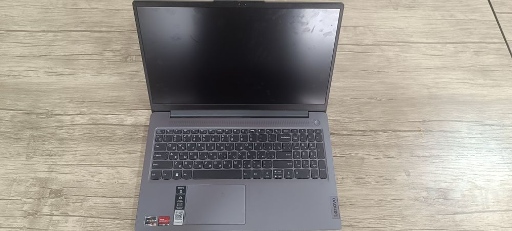 Noutbook Lenova AMD RYZEN 5