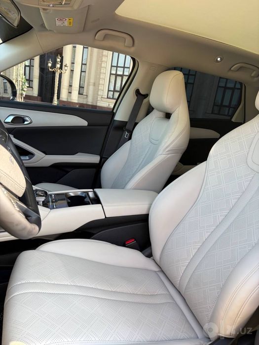 Byd YuanUp Sotiladi 2025 yil