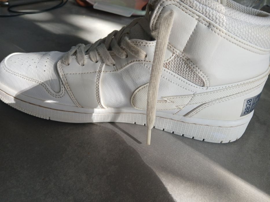 Nike Air Jordan 1 Mid SE