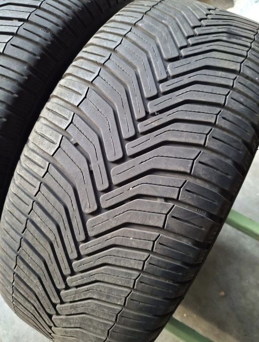 2 Anvelopele m+s 215 55 r17 Michelin