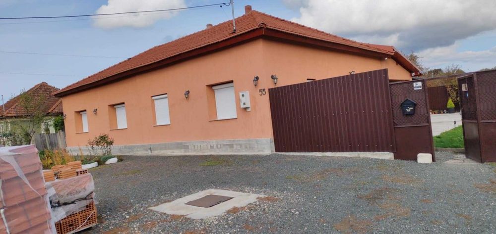 Vand casa in sat liniștit,detalii watap 0035796298810