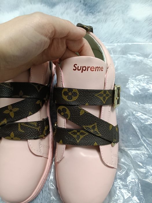 Adidasi supreme Luis Vuitton