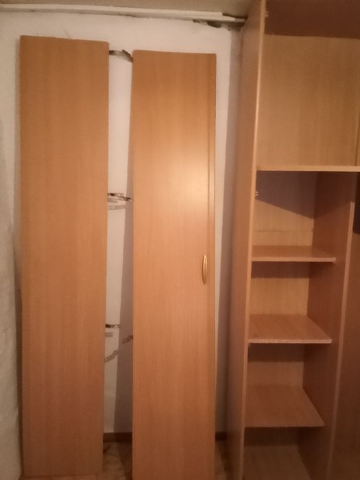Продаю  шкаф в хорошем состоянии.