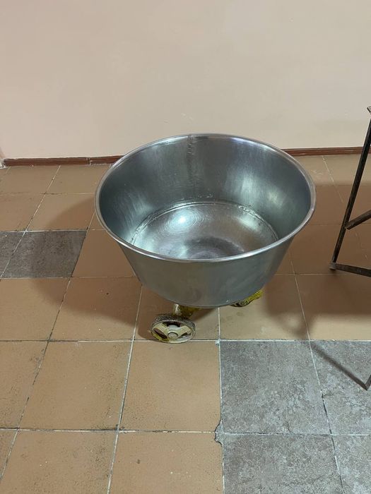 Duxobka , xamir qozoni bilan