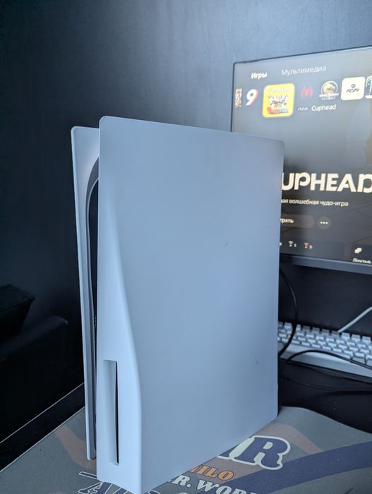 Playstation 5 + два геймпада и игры