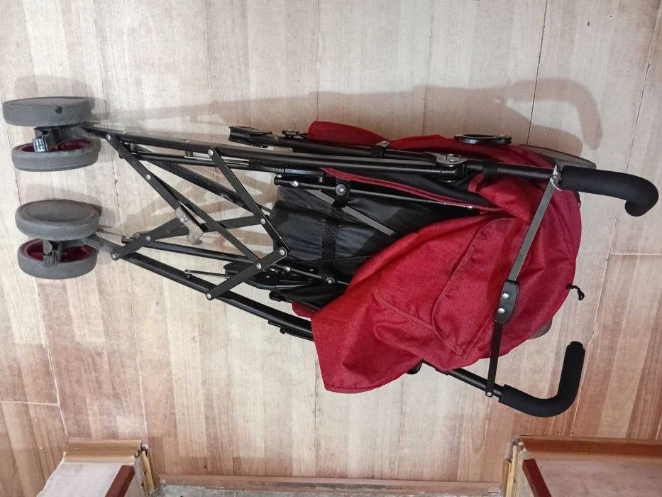 Продаётся детская коляска трость