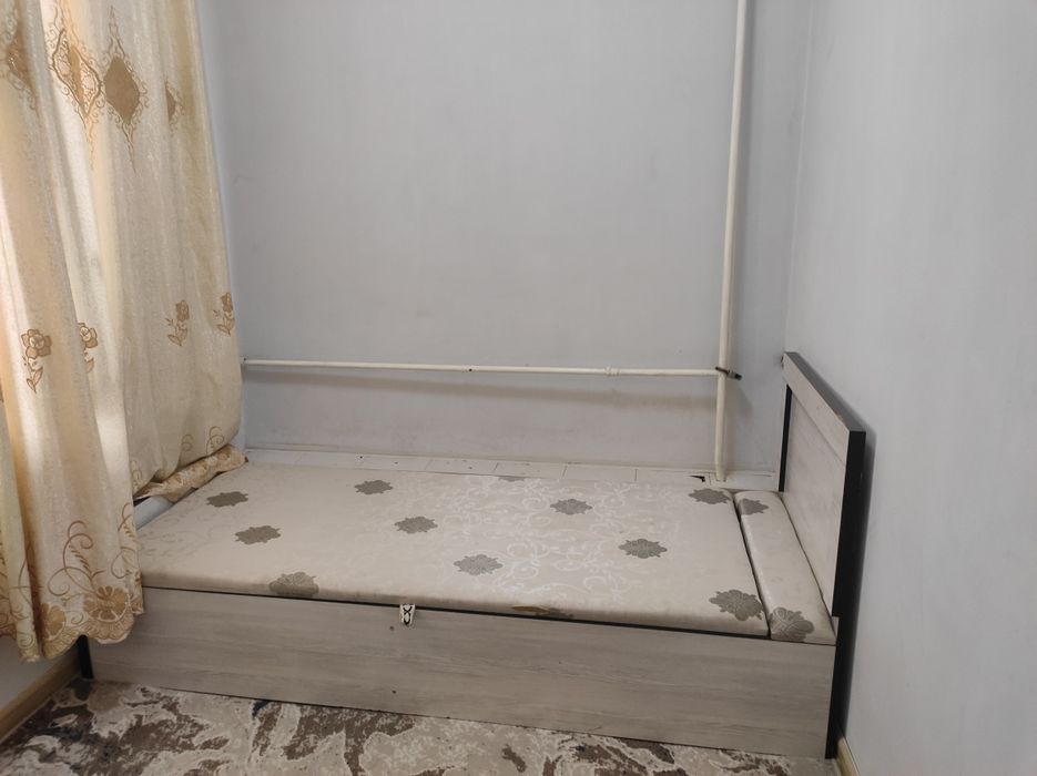 Зангиота тумани "Мясокомбинат" домларида ижарага квартира бор. Арзон.