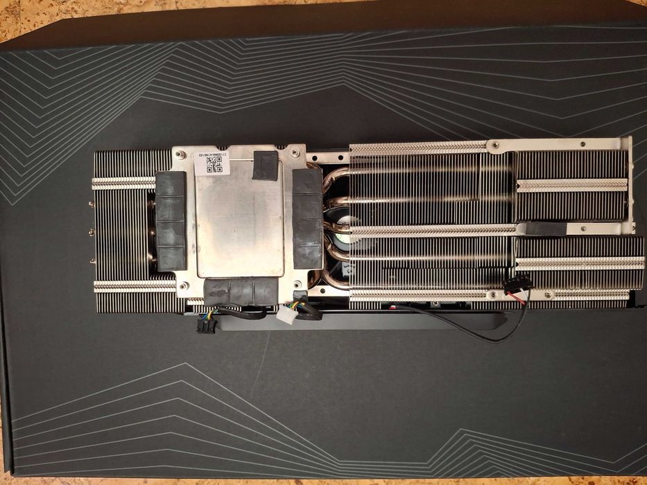 Продавам видеокарта ZOTAC GAMING GeForce RTX 3080 Trinity  12GB