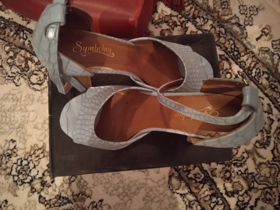 Туфли сотилади 120.000