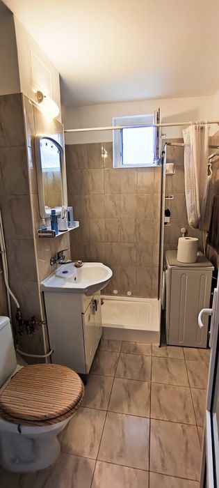 Persoana fizica, vand apartament doua camere Piatra Neamt