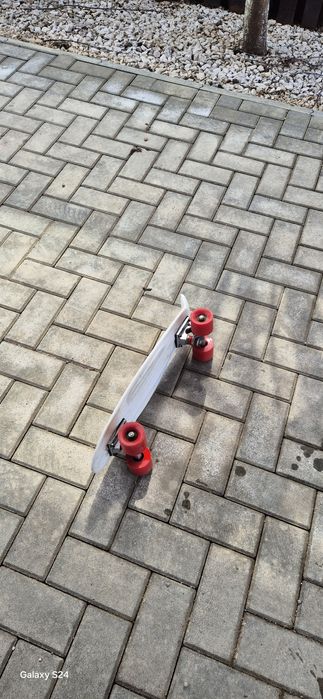 2 Trotinete si 1 skatebord de vânzare