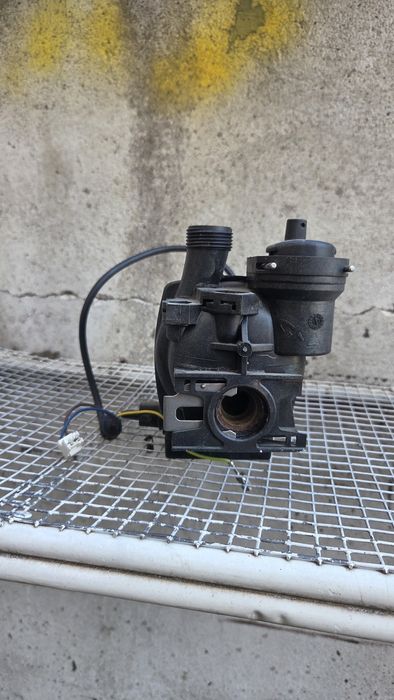 Помпа за газово котле Bosch Grundfos UPS 15-60 CESA02