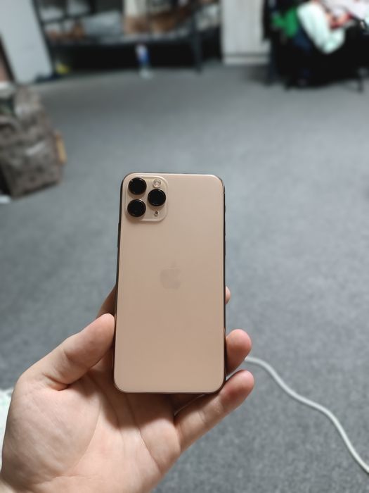 iPhone 11 Pro sotiladi srochna