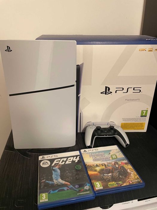 Продавам Sony PlayStation 5 Disc Edition + 2 игри — като нов