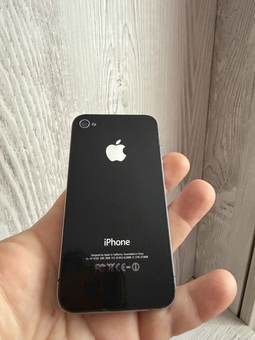 Vand iohone 4 pentru colectionari