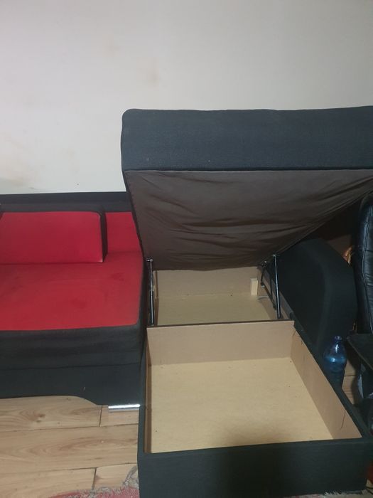 Vând canapea extensibila 2 culori  cu spațiu depozitare 1200 Negociabil