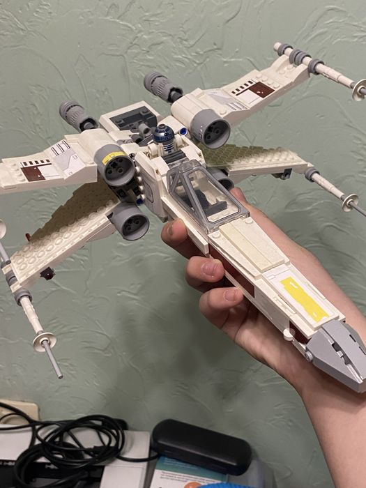 Продам набор лего star wars x-ing 75301