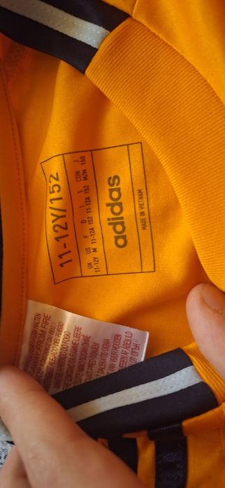 Tricou oficial adidas , fara nume