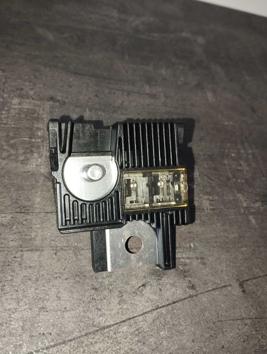 Terminal baterie Toyota Yaris-Scion (2006–2014)