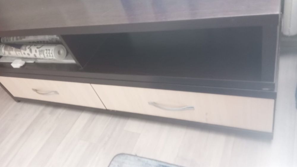 Продам тумбу под телевизор