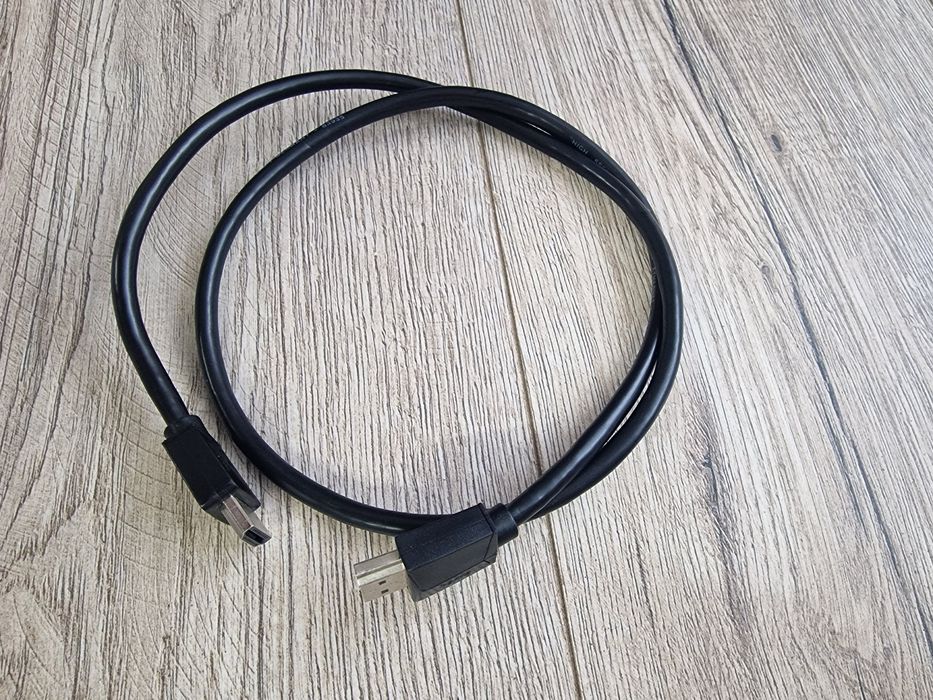 Vând PS4 Slim 500 GB
