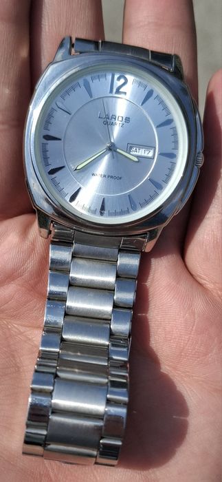 Японский часы LAROS QUARTZ