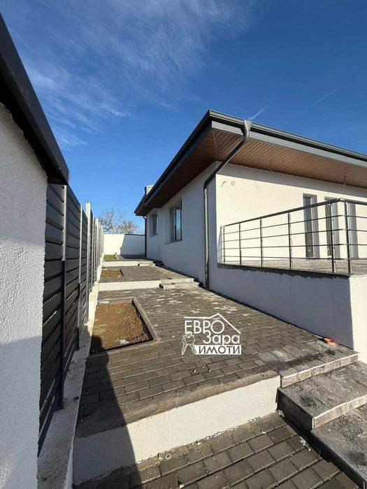 УНИКАЛНА новопостроена КЪЩА в село Змейово