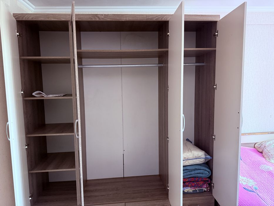 Продаётся спальный гарнитур