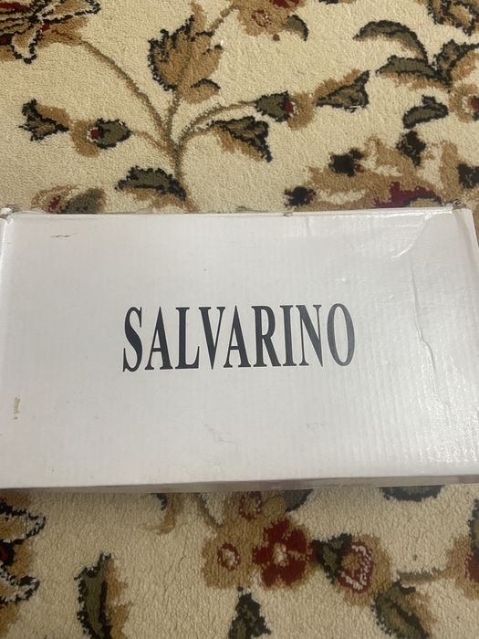 Кроссовки женские